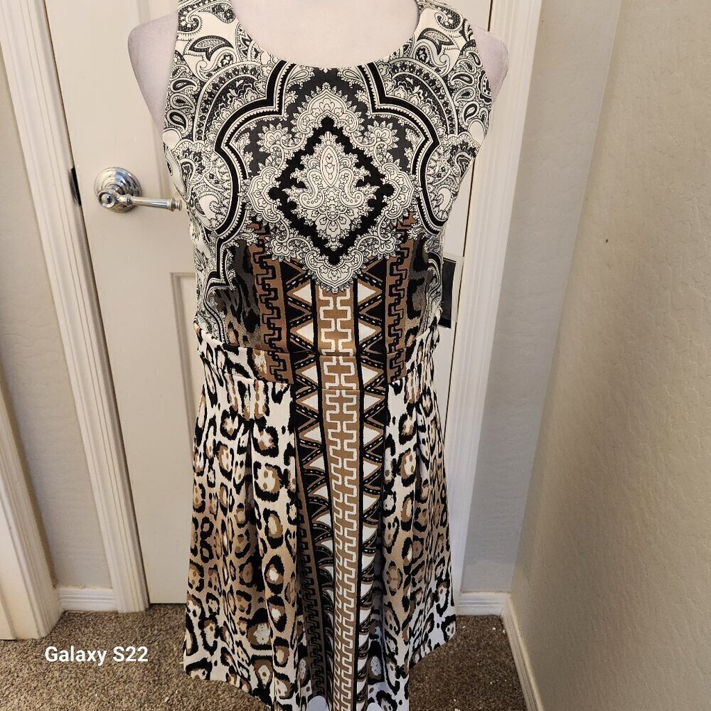 INC Pleated Sleeveless Midi Dress. NWT. Size Medium